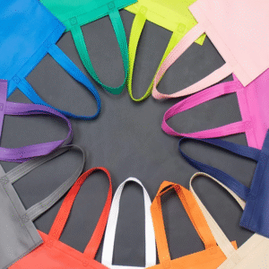 300 Sacolas TNT 80g 27x35cm Impressão Grátis