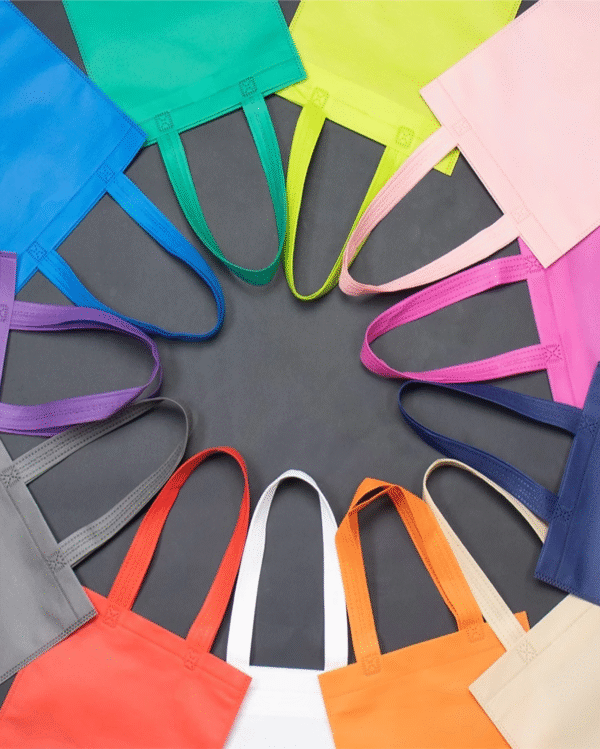 300 Sacolas TNT 80g 27x35cm Impressão Grátis